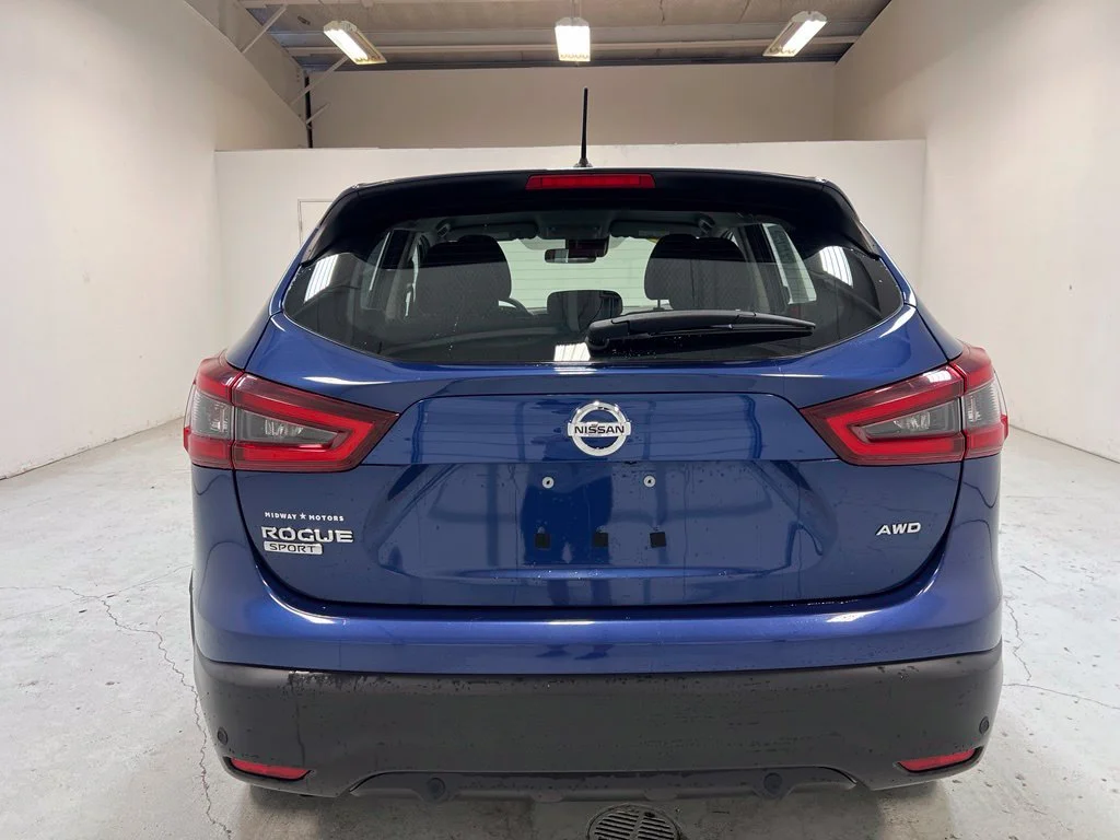 Used 2022 Blue Nissan S image 10
