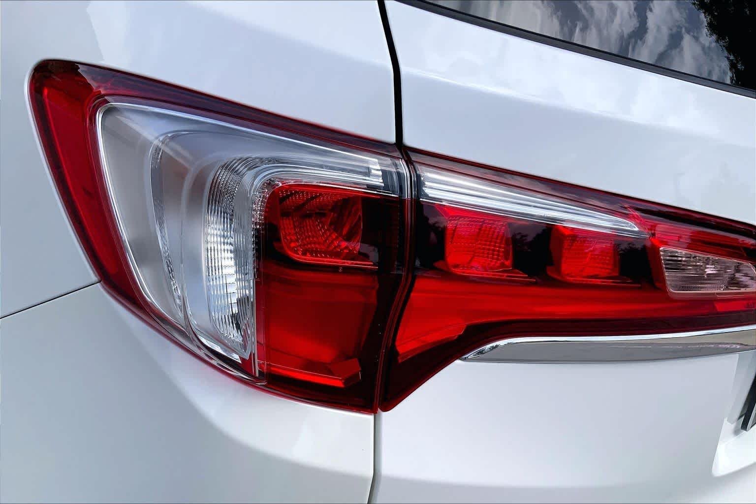 Used 2017 White Diamond Pearl Acura AWD with Technology Package image 29
