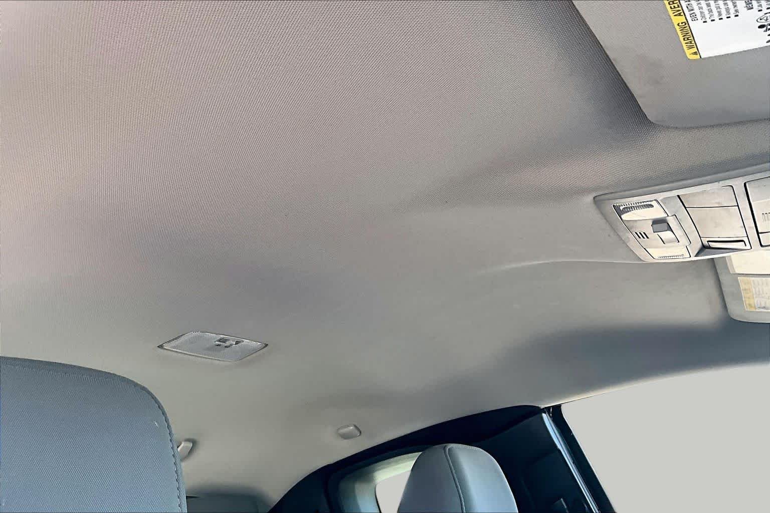Used 2018 Midnight Black Metallic Toyota SR image 13