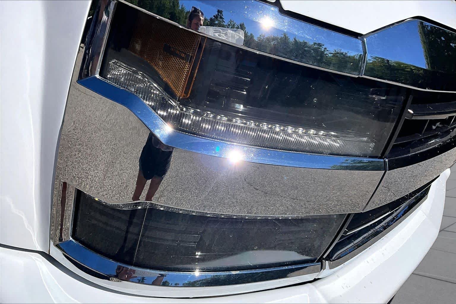 Used 2019 Summit White Chevrolet LTZ image 27