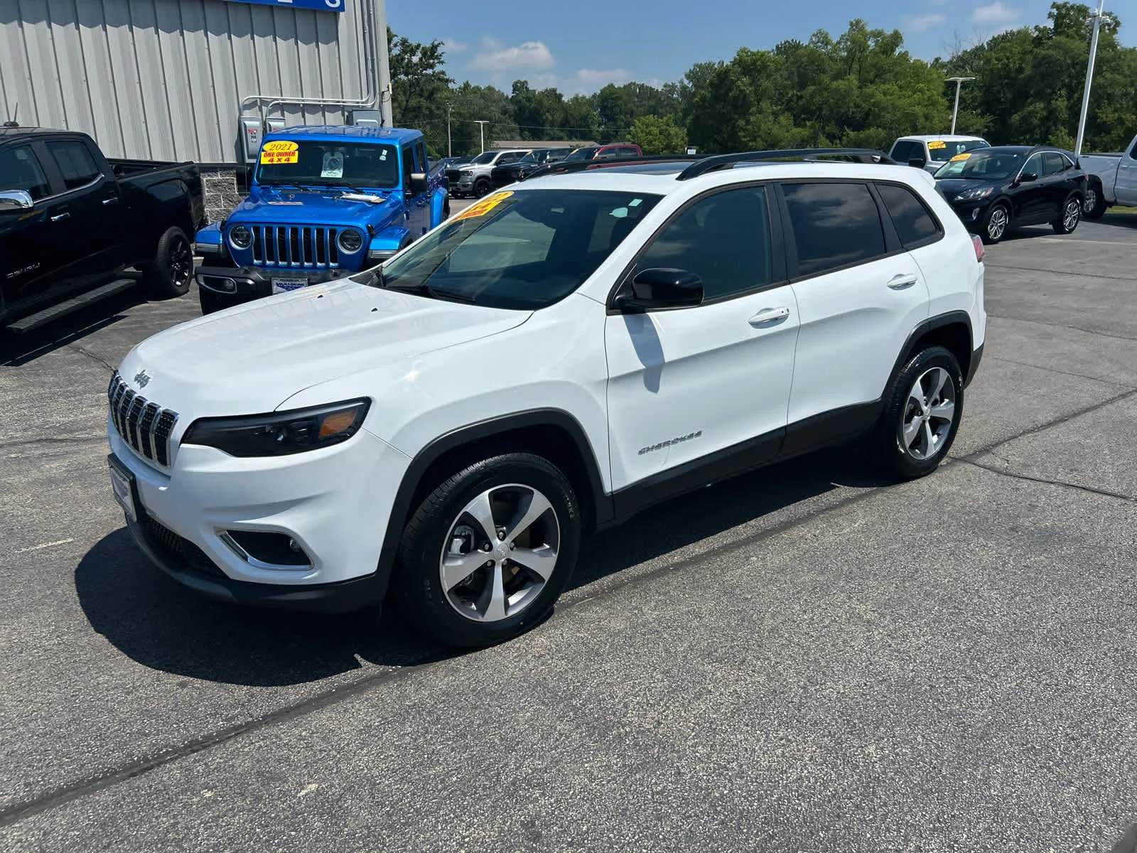 Used 2022 Bright White Clearcoat Jeep Limited image 7