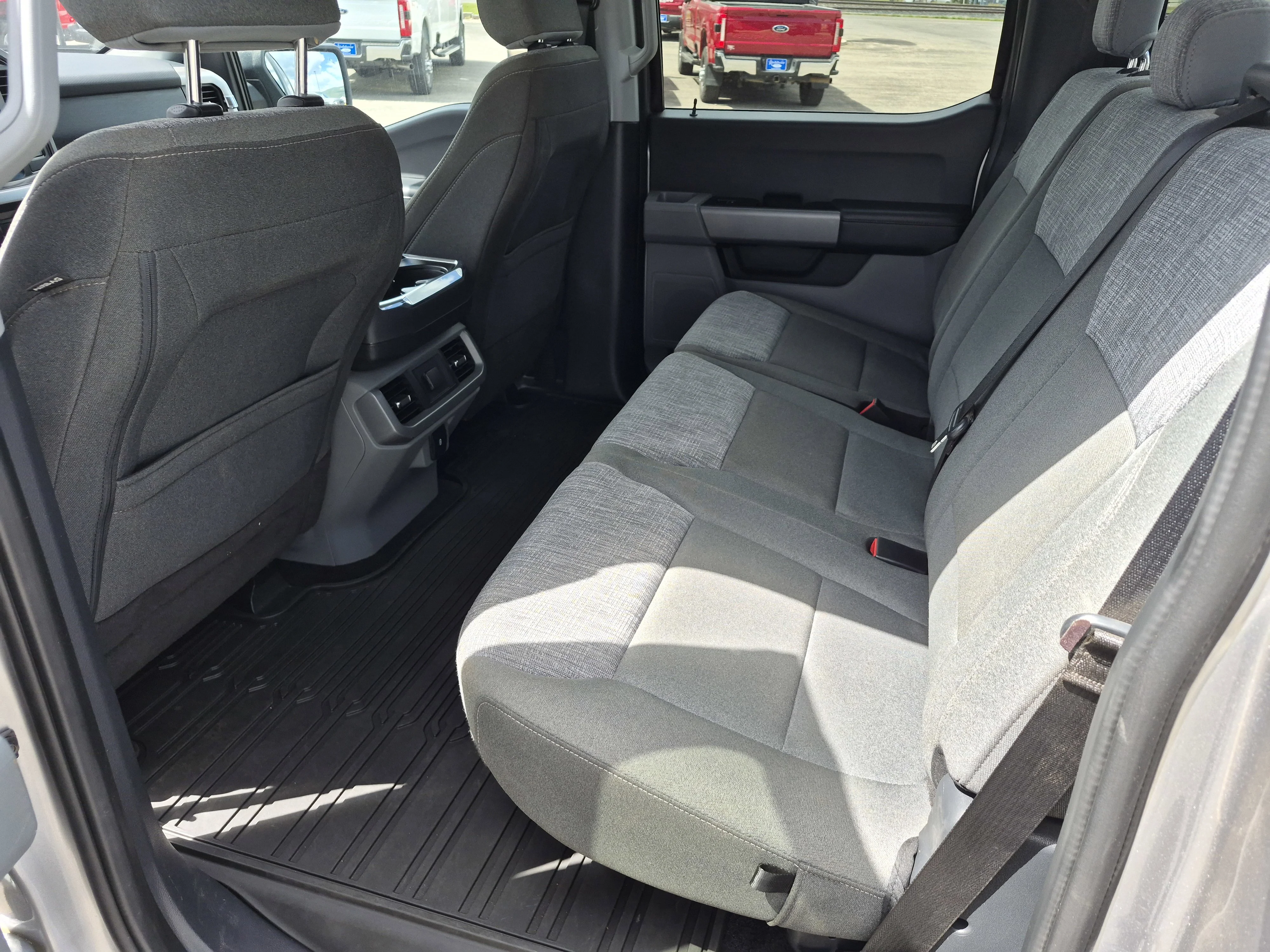 Used 2022 Silver Ford XLT image 7