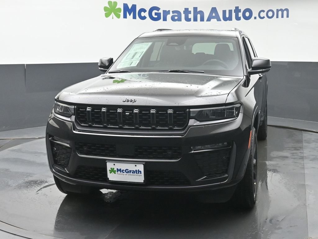 New 2026 Diamond Black Crystal Pearl-Coat Exterior Paint Jeep Limited Reserve image 6