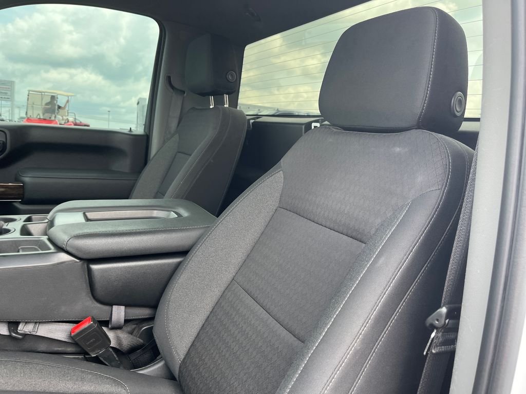 Used 2024 White GMC SLE image 13