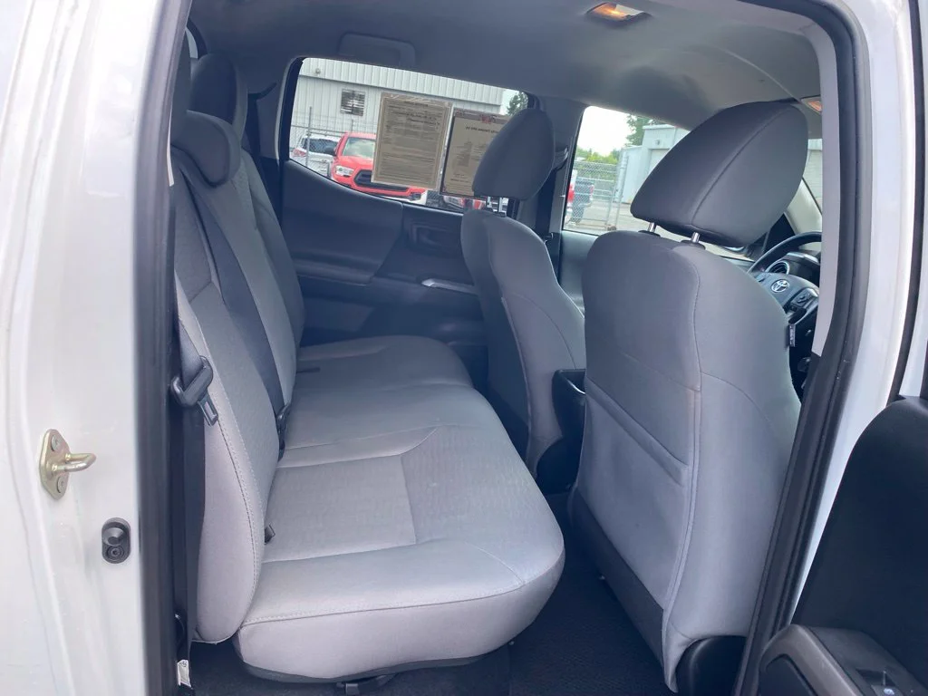 Used 2016 White Toyota SR5 image 14