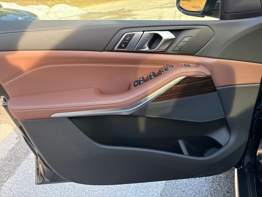 New 2026 Black BMW xDrive40i image 16