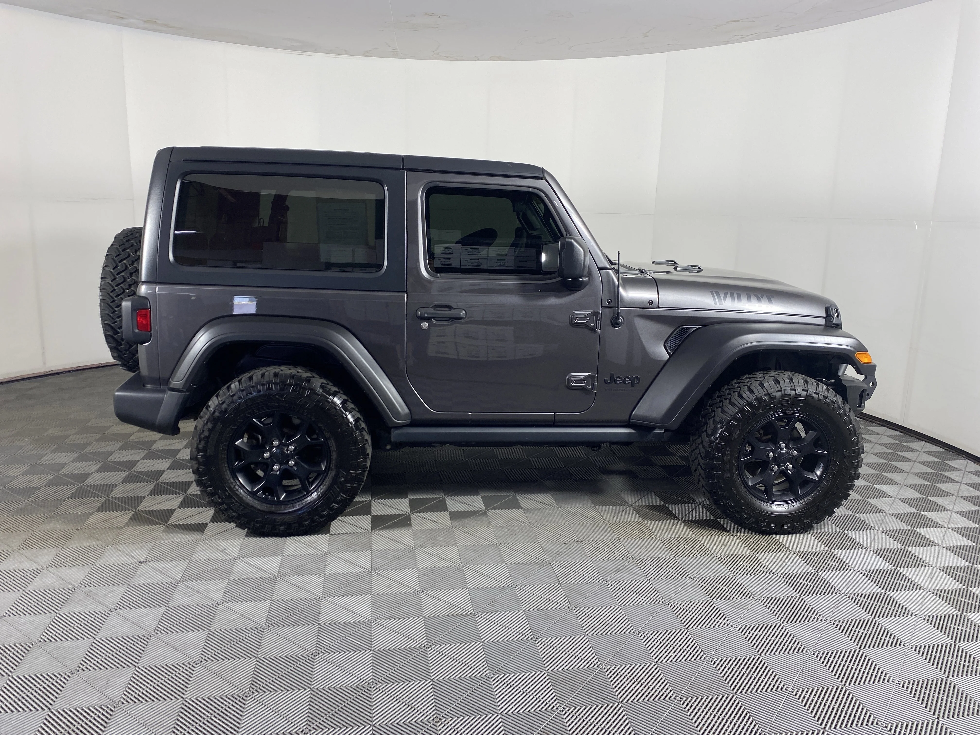 Used 2021 Granite Crystal Metallic Clearcoat Jeep Willys Sport image 5