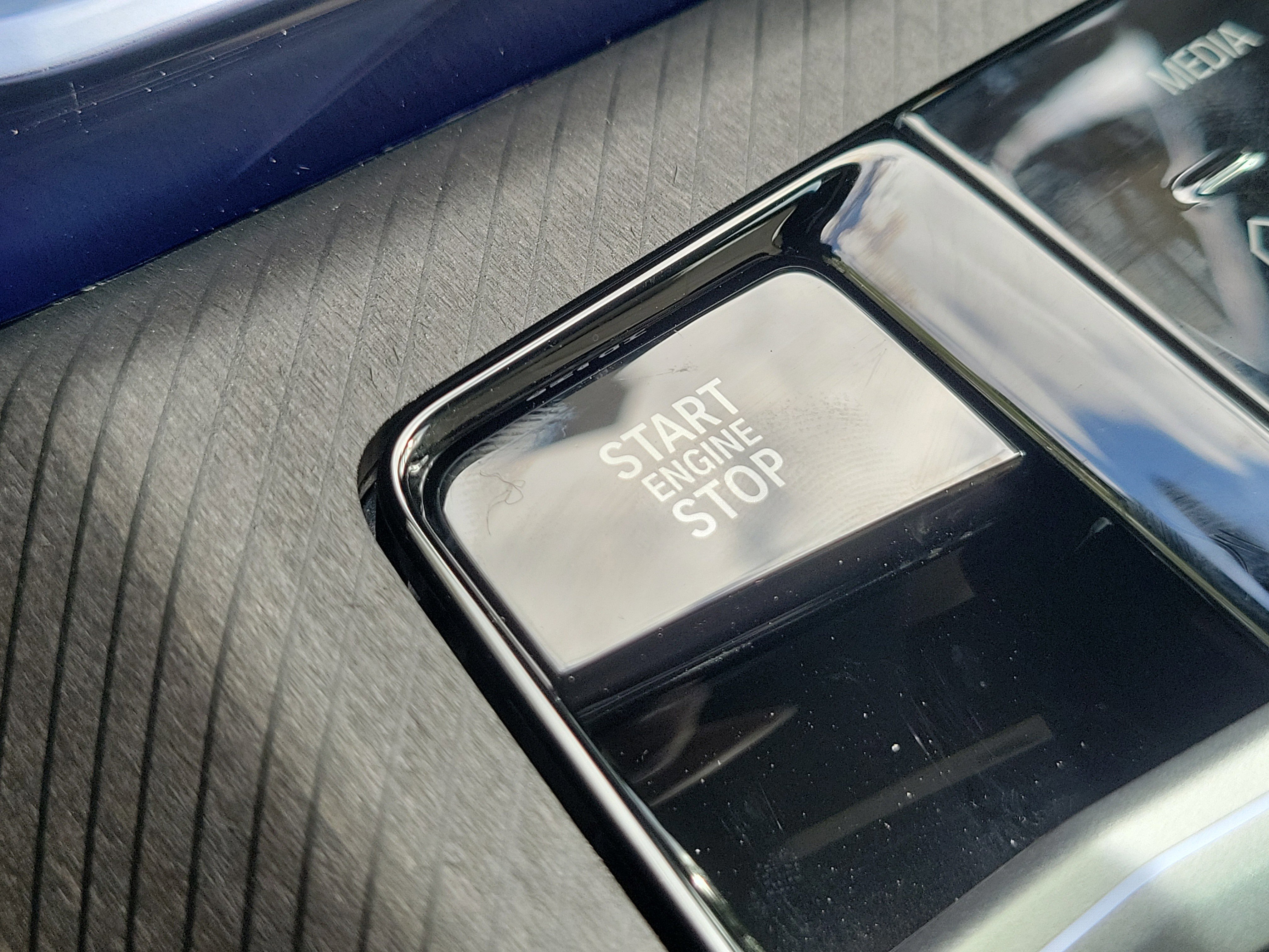 New 2026 Dark Graphite Metallic BMW 30 xDrive image 29