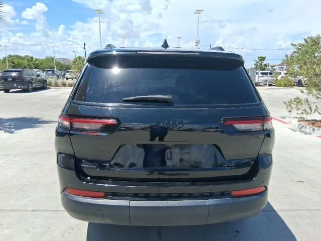 Used 2024 Black Jeep Altitude X image 5