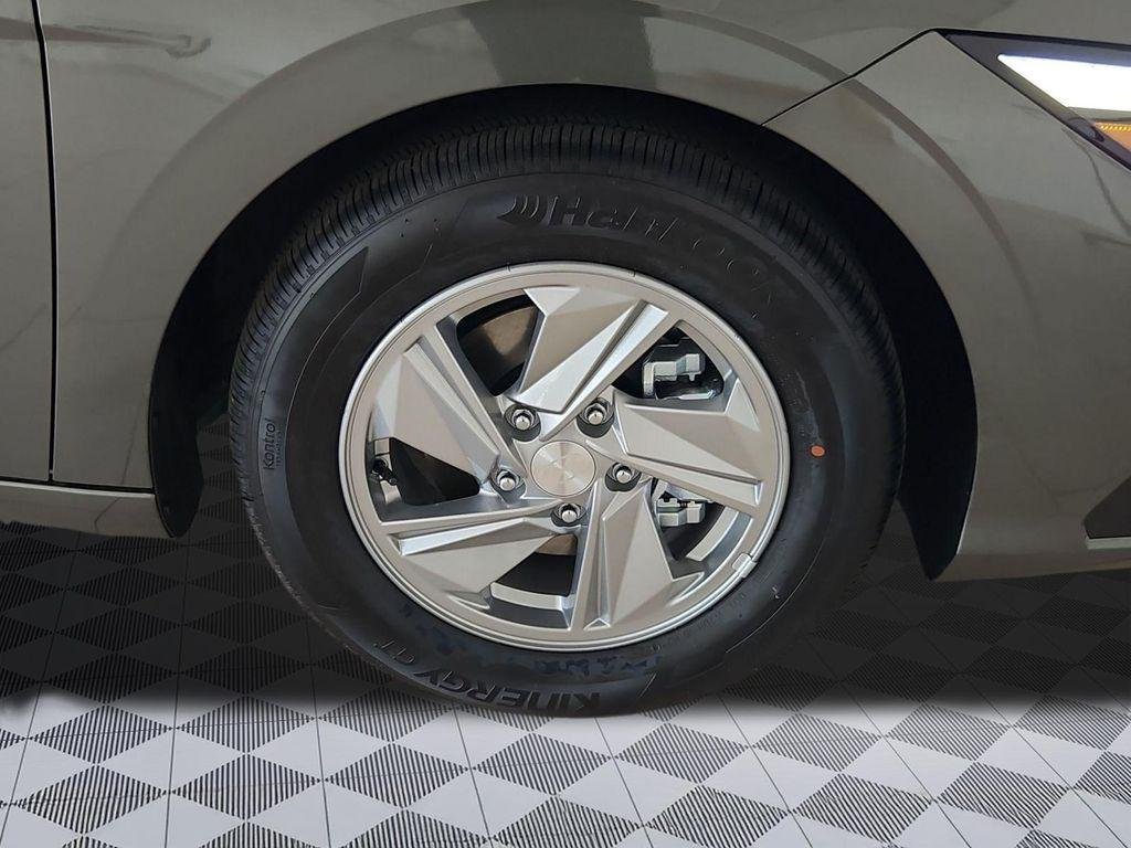 New 2026 Gray Hyundai SE image 30