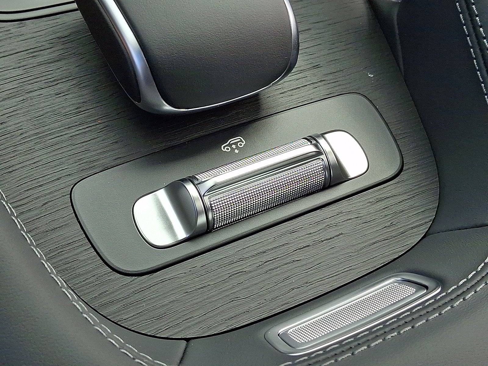 New 2027 MANUFAKTUR Moonlight White Metallic Mercedes-Benz AMG® GLE 53e 4MATIC+ Coupe image 20