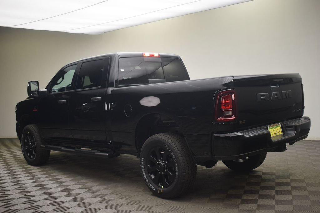 New 2026 Diamond Black Crystal Pearl-Coat Exterior Paint RAM Tradesman image 13