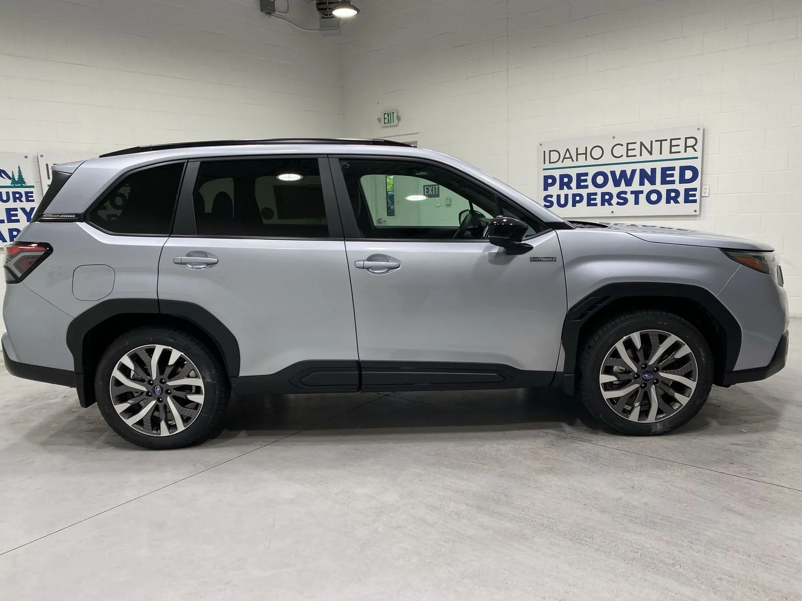 New 2026 ICE SILVER METALLIC Subaru Touring Hybrid image 9