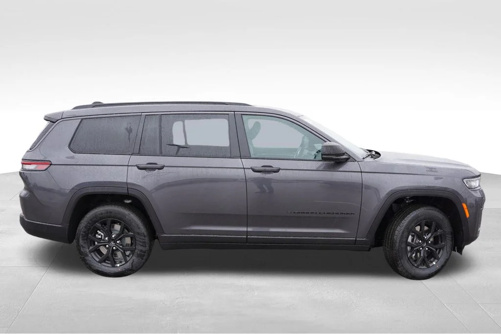 New 2026 Baltic Gray Metallic Clear-Coat Exterior Paint Jeep Altitude image 2
