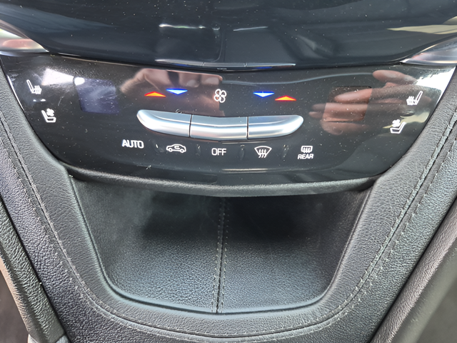 Used 2024 Silver Cadillac Sport image 22