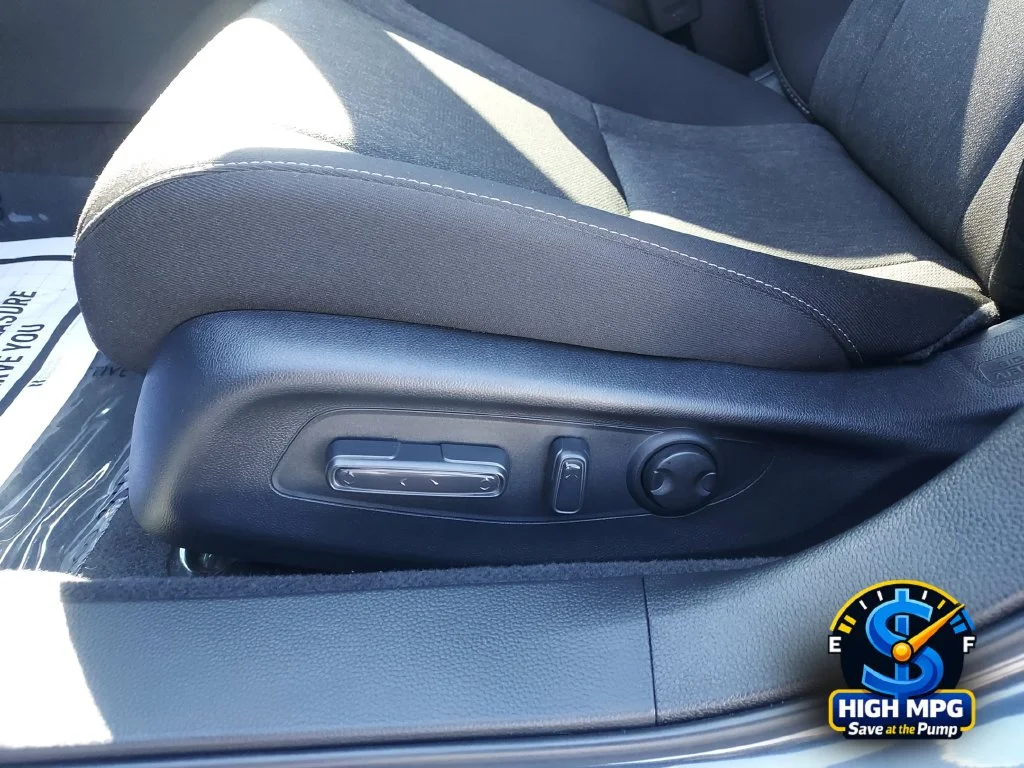 Used 2026 Gray Honda SE image 10