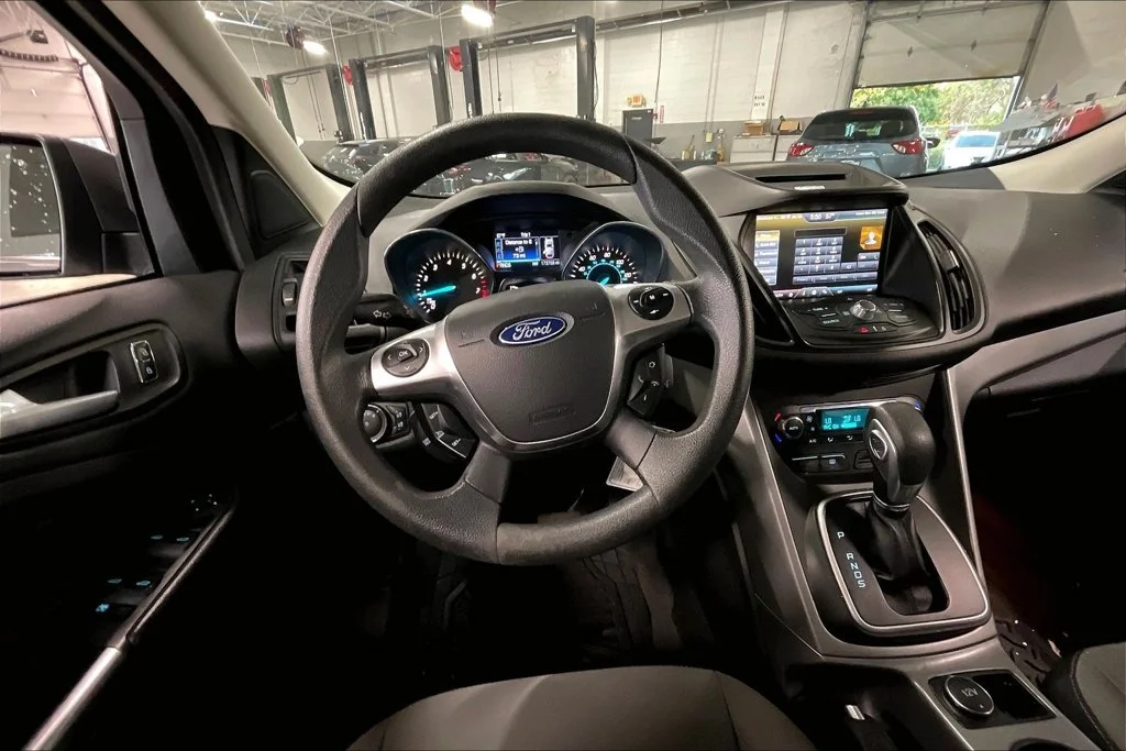 Used 2014 Gray Ford SE image 4