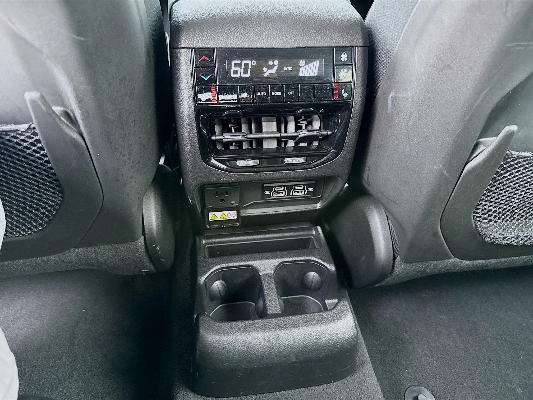 Used 2023 Rocky Mountain Pearlcoat Jeep Limited image 29