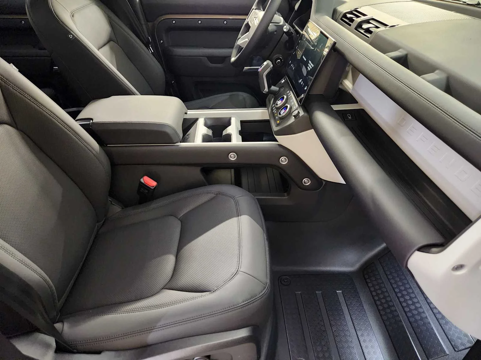 New 2026 Gondwana Stone Metallic Land Rover S image 5