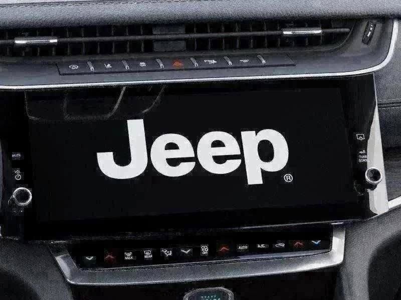 New 2026 Bright White Clear-Coat Exterior Paint Jeep Altitude image 31