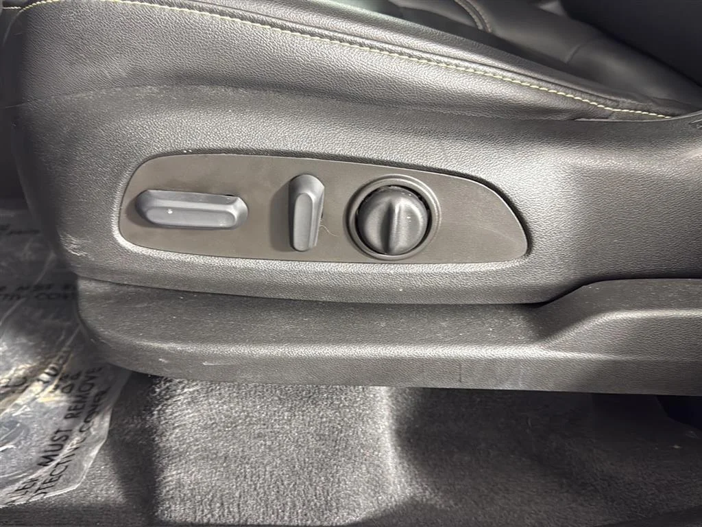 Used 2022 BLACK Chevrolet LT Leather image 13