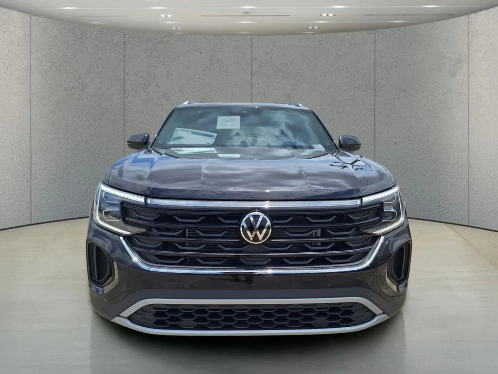 New 2026 Black Volkswagen 2.0T SE w/Technology image 8