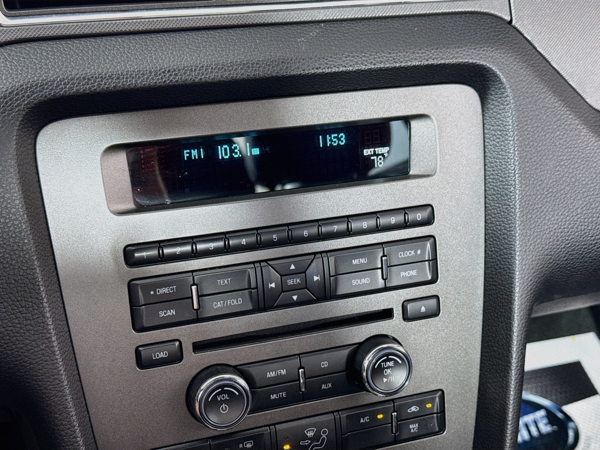 Used 2014 Red Ford V6 image 18