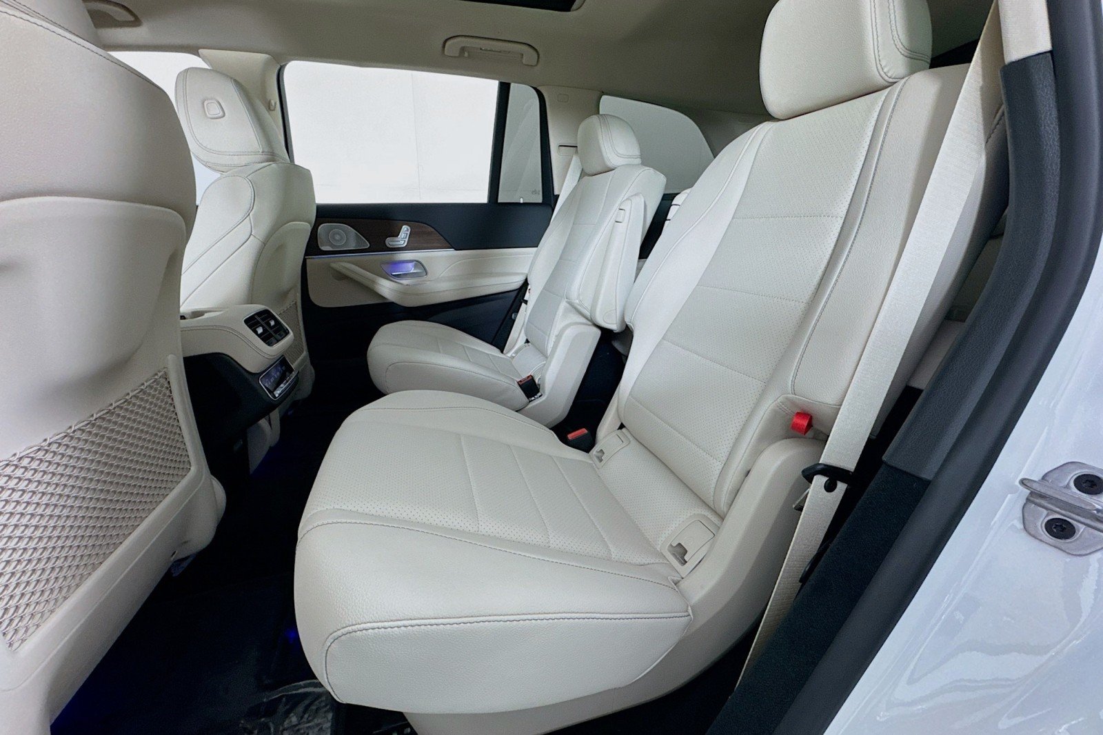 New 2026 Polar White Mercedes-Benz GLS 450 4MATIC® SUV image 7