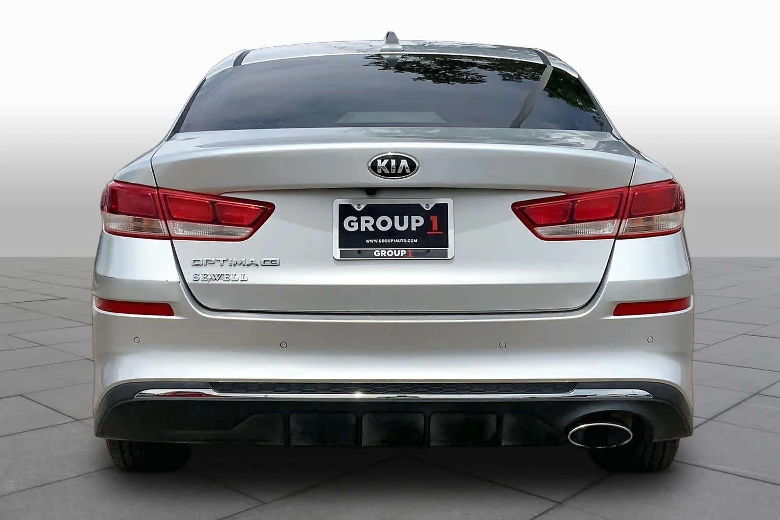 Used 2020 Sparkling Silver Kia LX image 5