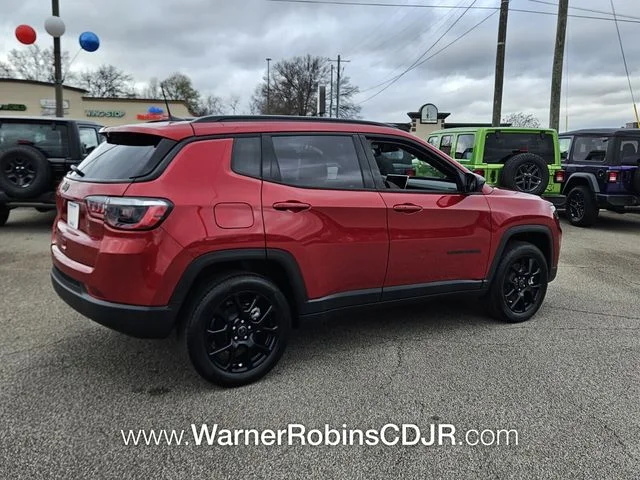 New 2026 Red Hot Pearl-Coat Exterior Paint Jeep Latitude image 13