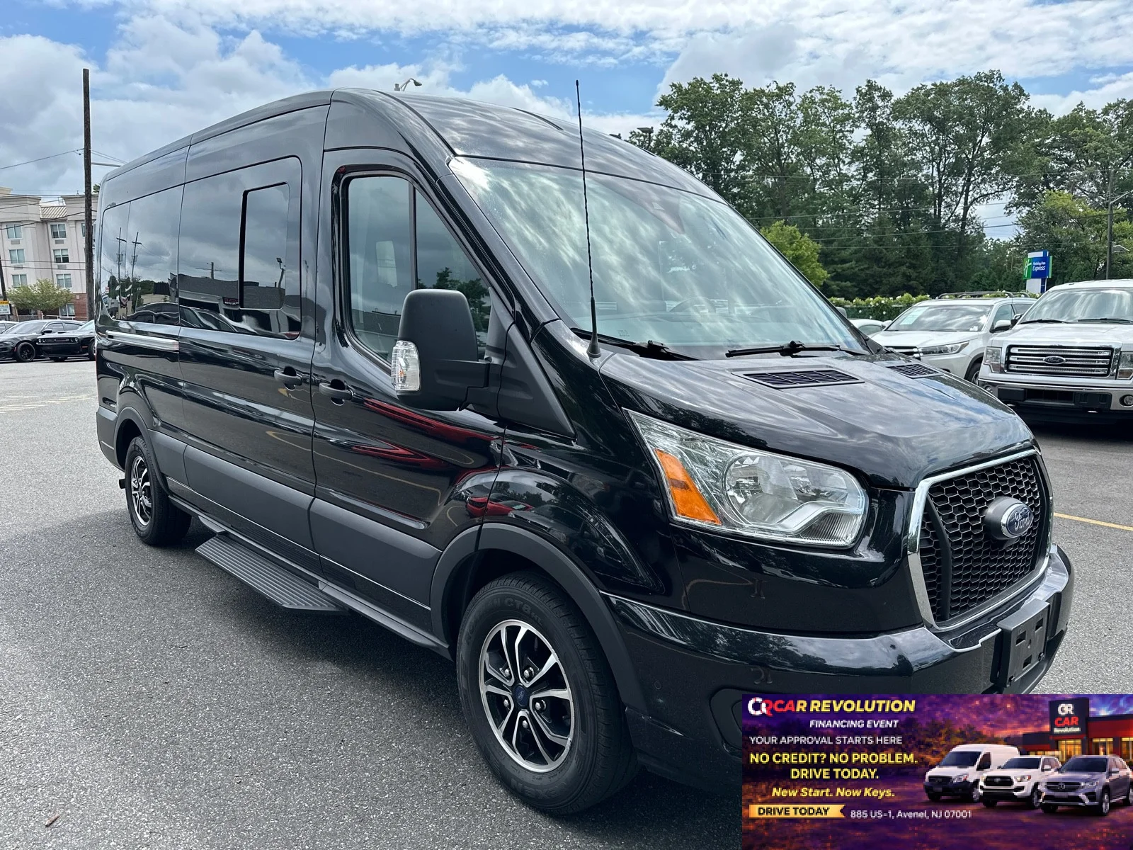 2021 Ford Transit 350 XLT Med Roof Sliding Pass. 148's photo
