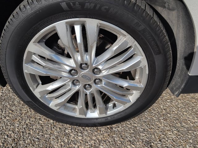 Used 2019 CRYSTAL WHITE TRICOAT Cadillac Premium Luxury AWD image 22