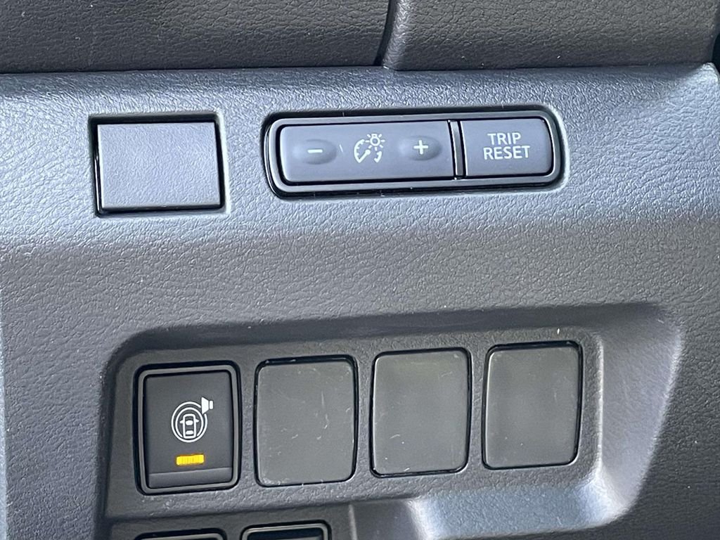 New 2026 Glacier White Nissan King Cab® S image 22