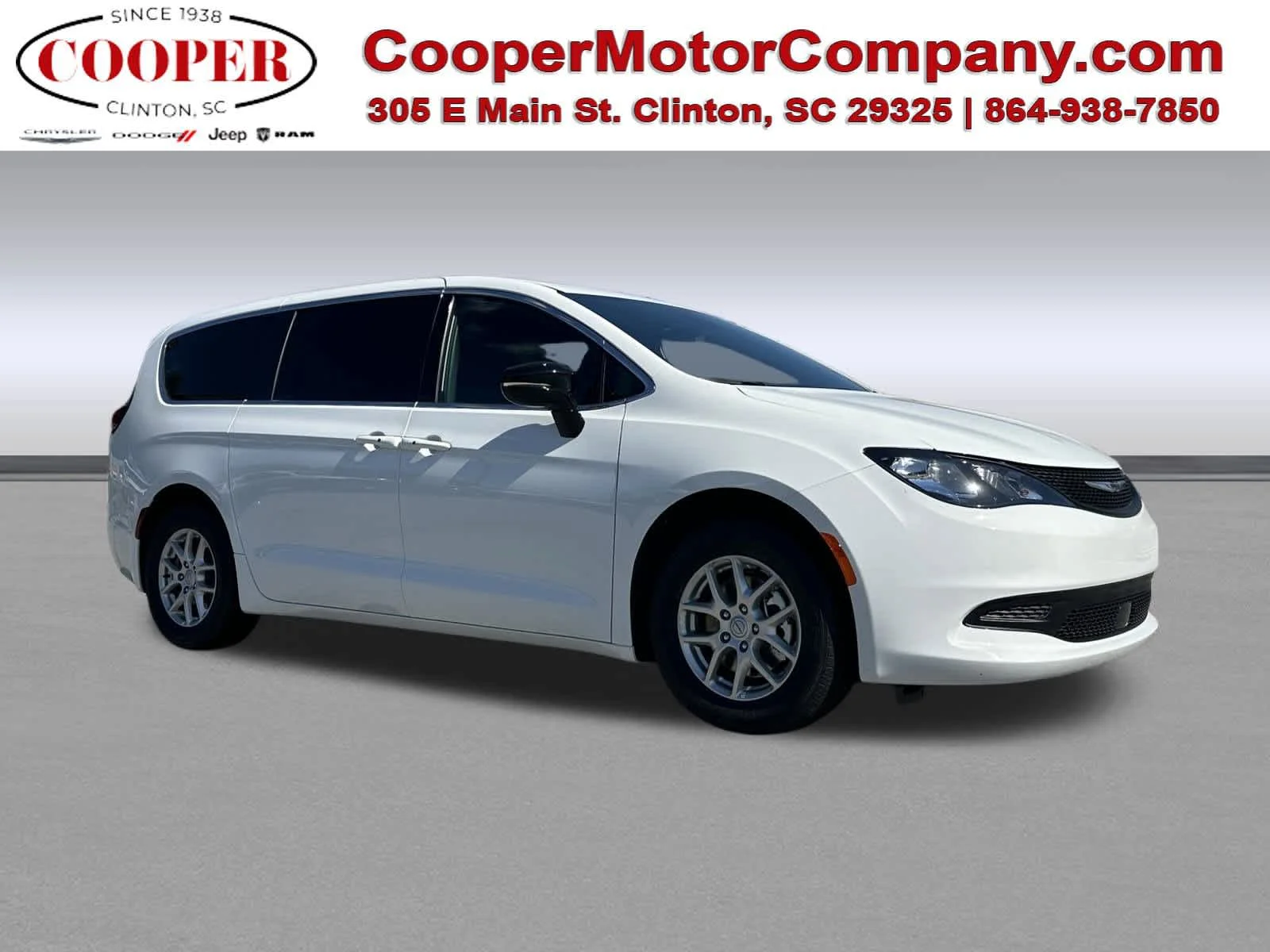 2026 Chrysler Voyager LX's photo