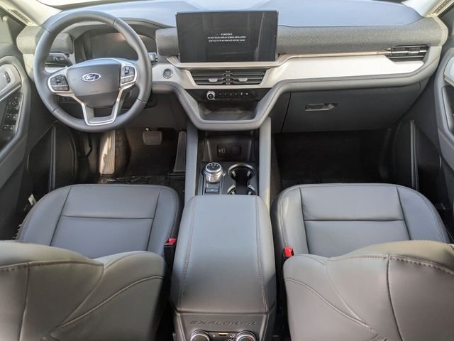 New 2026 Star White Metallic Tri-Coat Ford Active image 17