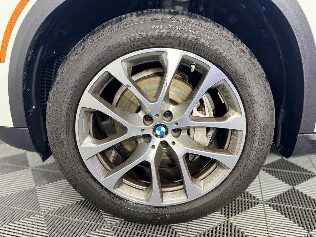Certified Used 2025 Mineral White Metallic BMW xDrive40i image 12
