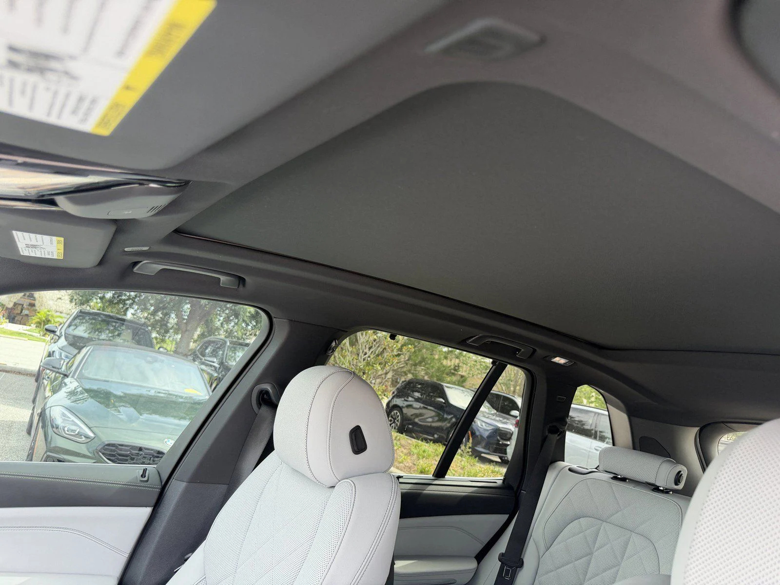 New 2026 Mineral White Metallic BMW sDrive40i image 21