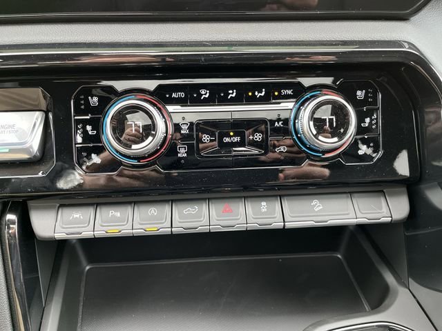 New 2026 Summit White GMC AT4 image 18