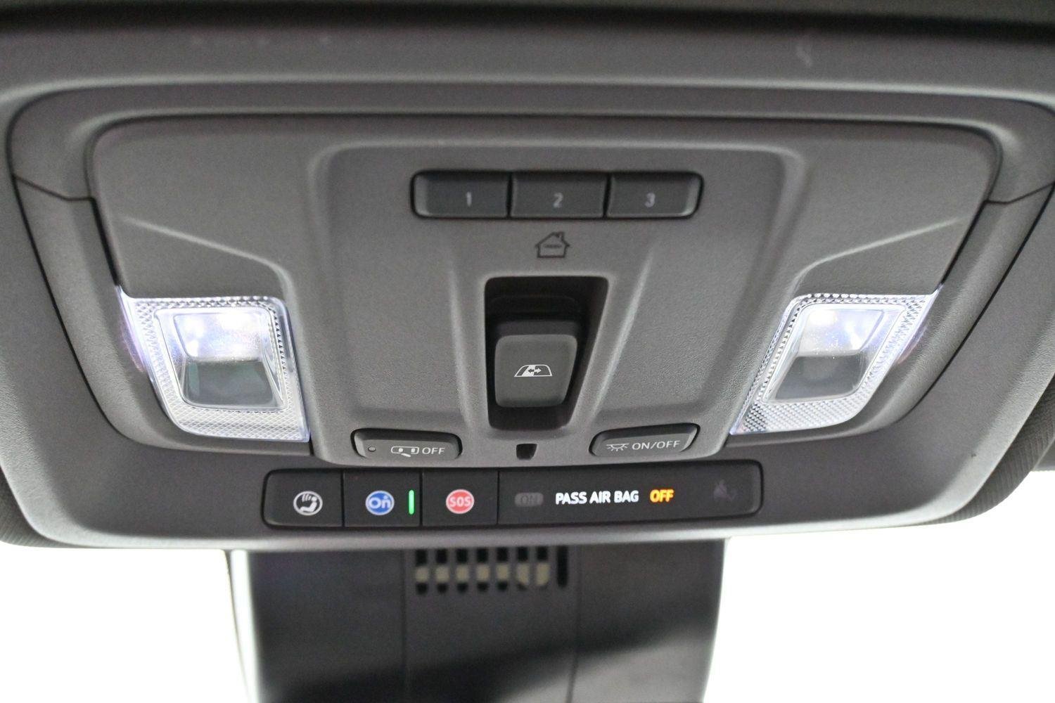 Used 2023 Summit White GMC SLT image 29