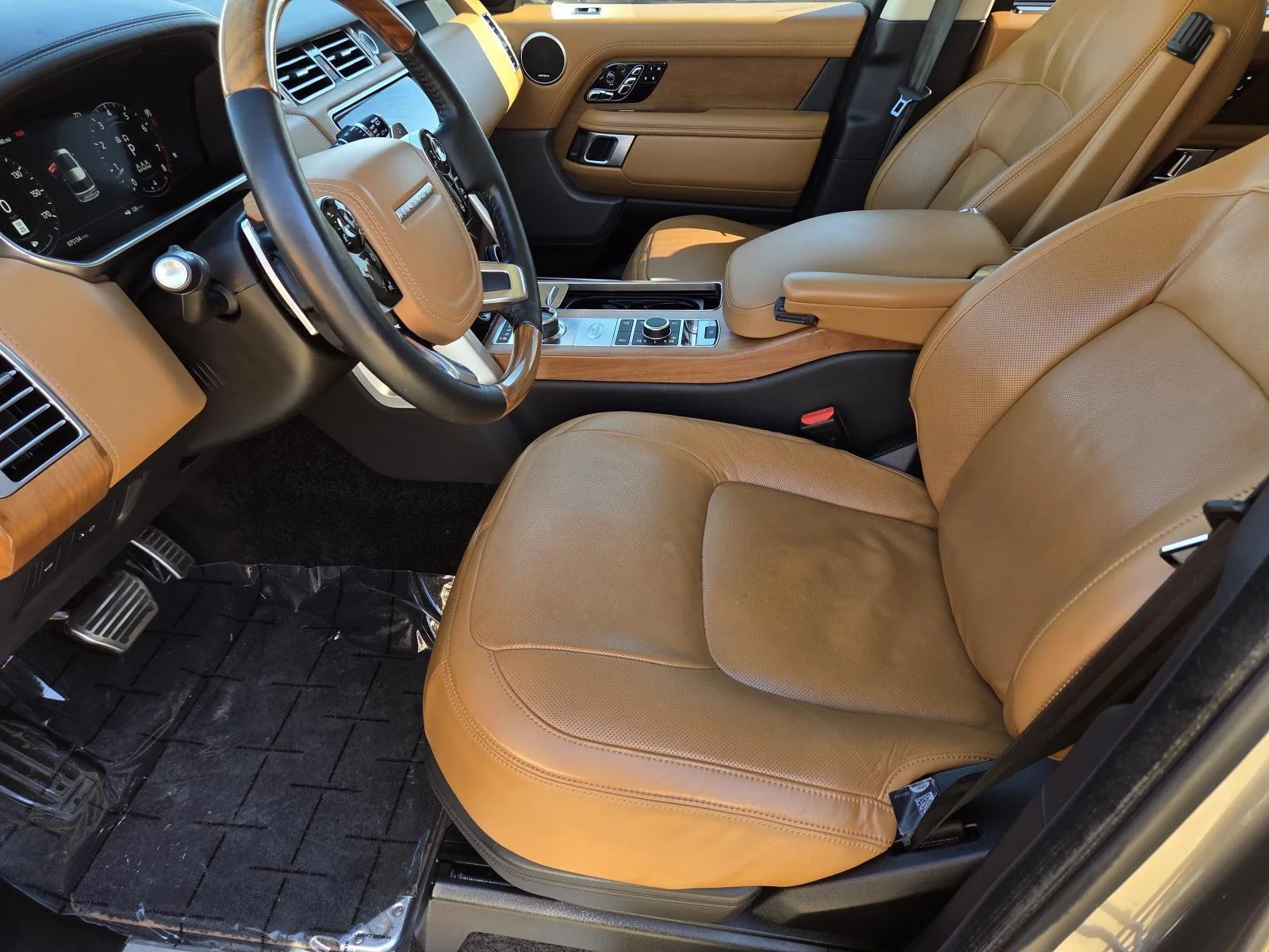 Used 2019 Silicon Silver Premium Metallic Land Rover Autobiography image 32