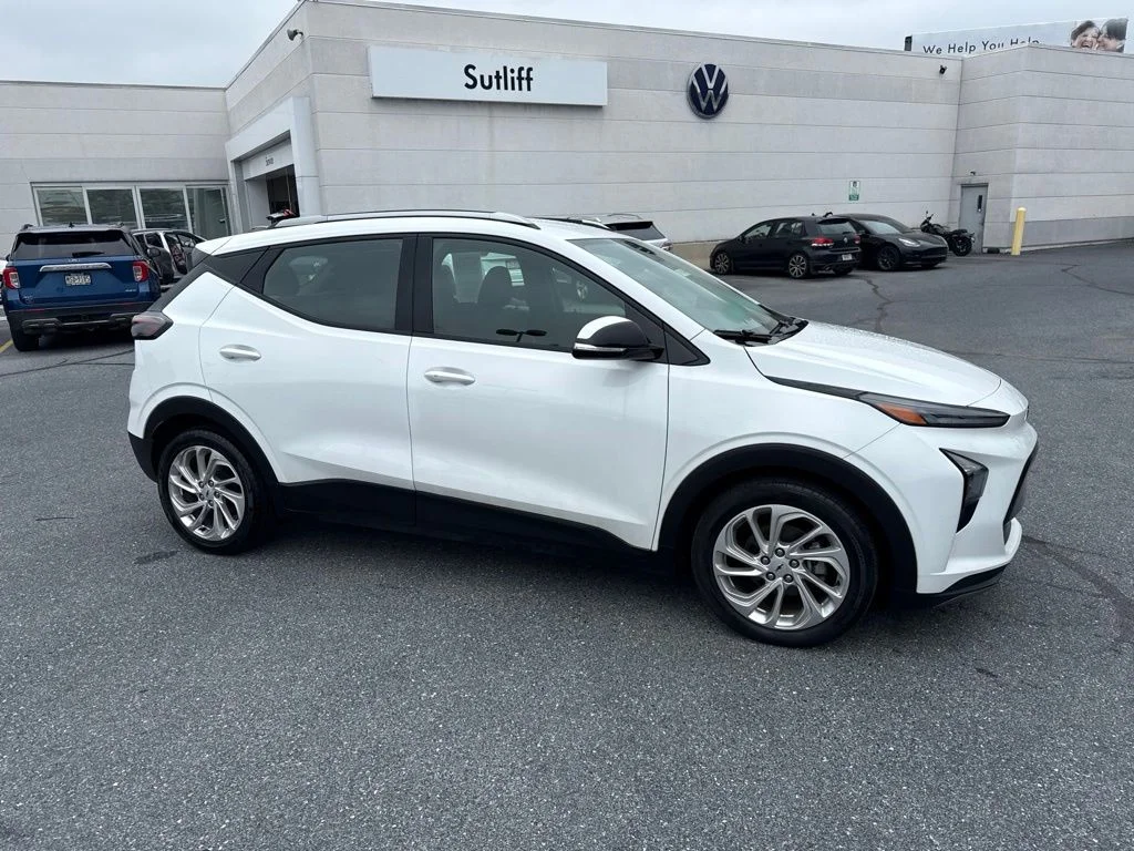 Used 2022 Summit White Chevrolet LT image 35