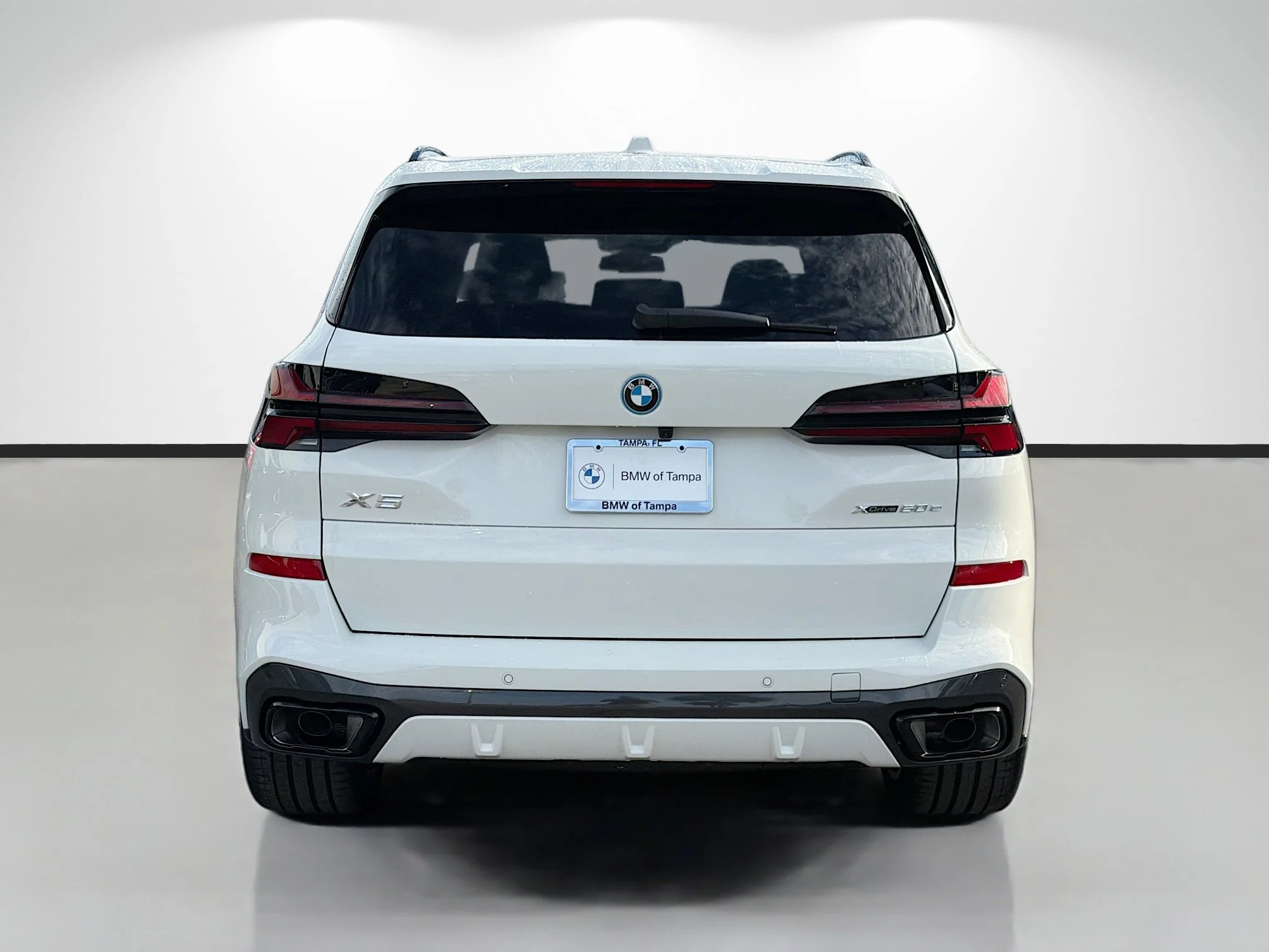 New 2026 Alpine White BMW xDrive50e image 4