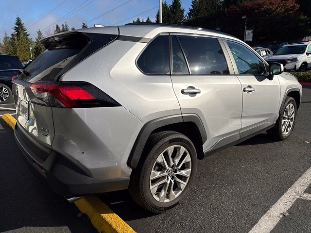 Used 2024 Silver Sky Metallic Toyota XLE Premium image 4