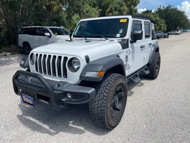 Used 2018 Bright White Clearcoat Jeep Sport image 5