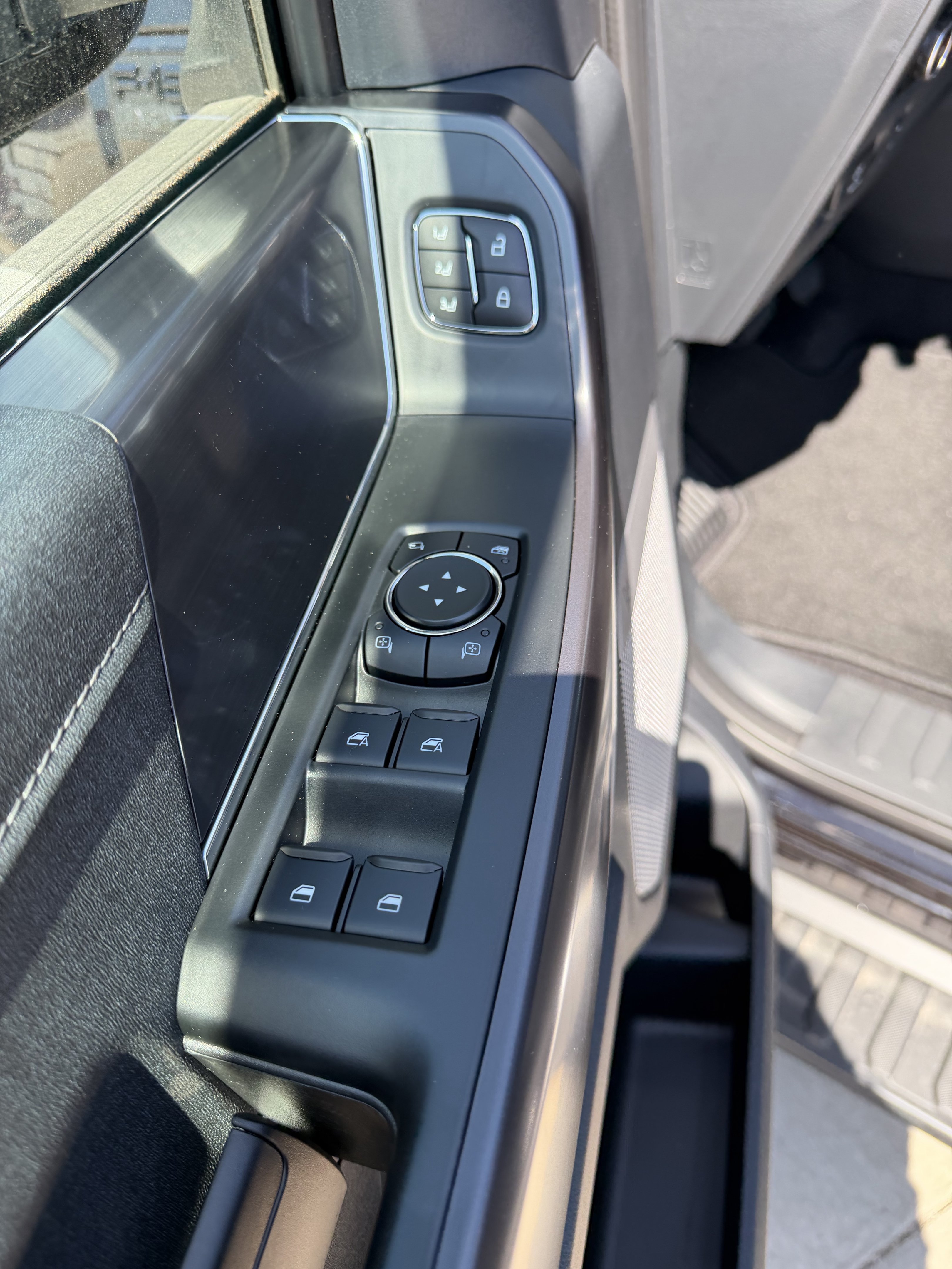 New 2026 Agate Black Metallic Ford LARIAT image 10