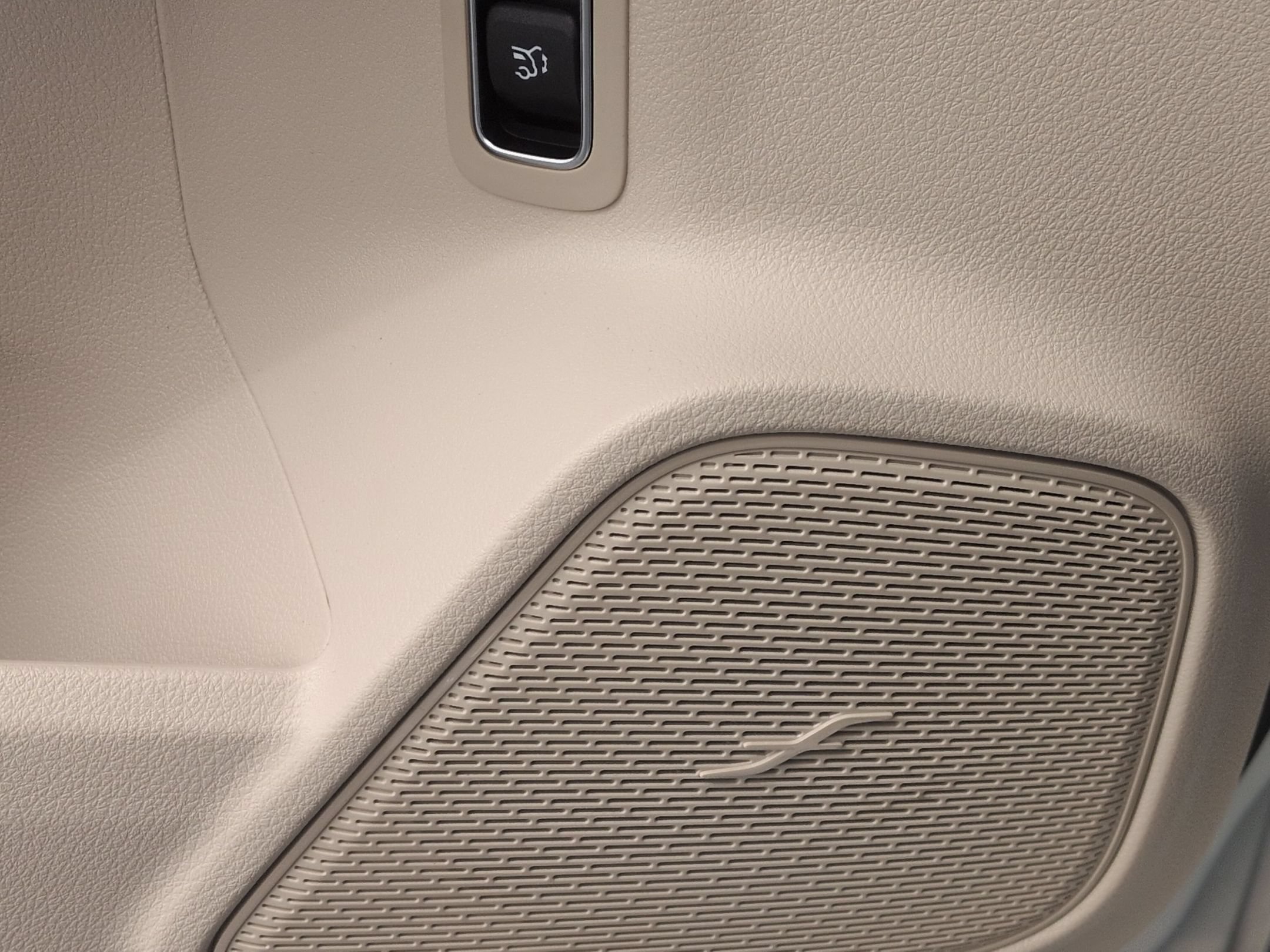 New 2026 Polar White Mercedes-Benz GLB 250 image 64