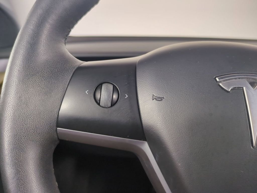 2023 Tesla Model Y Long Range - Photo 31