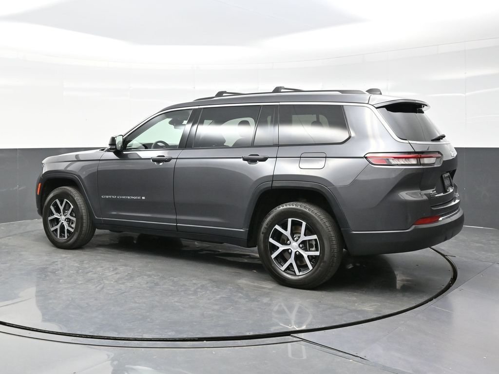Used 2023 Gray Jeep Limited image 4