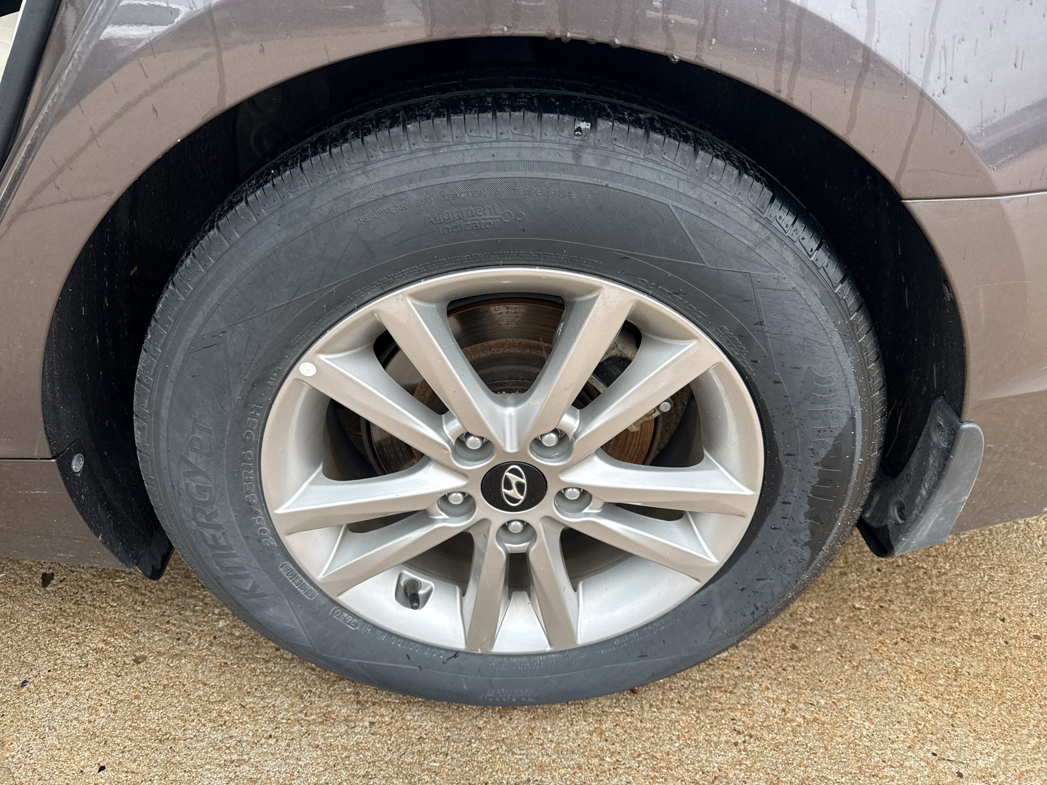 Used 2016 Dark Truffle Hyundai 2.4L SE image 14