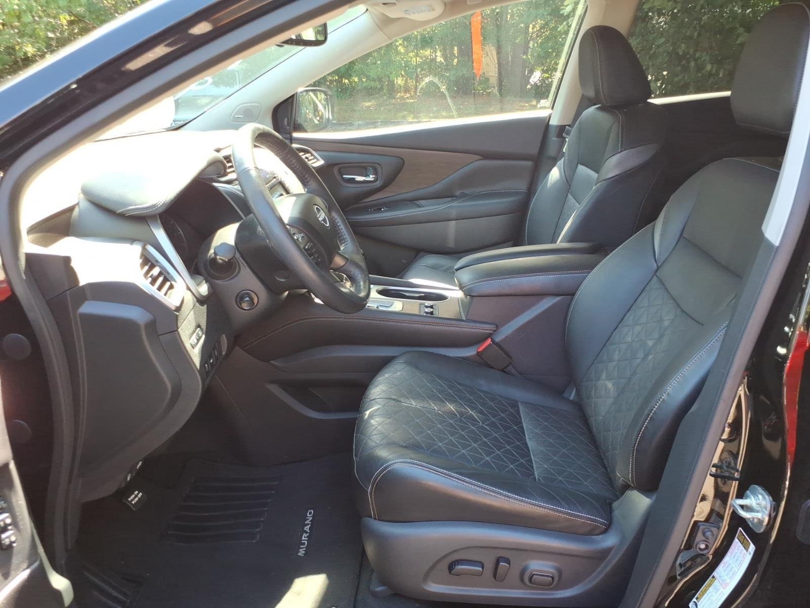 Used 2023 Super Black Nissan Platinum image 5
